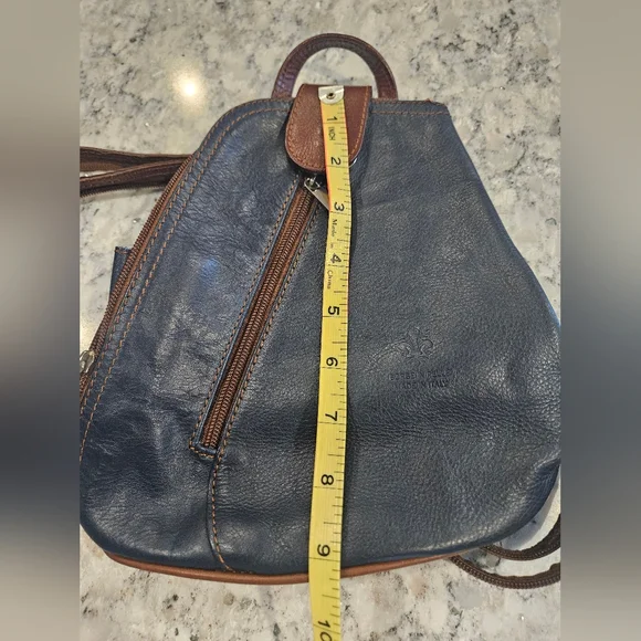 Ladies Small Vera Pelle Navy Blue Leather Backpack Shoulder Bag - Picture 13 of 13